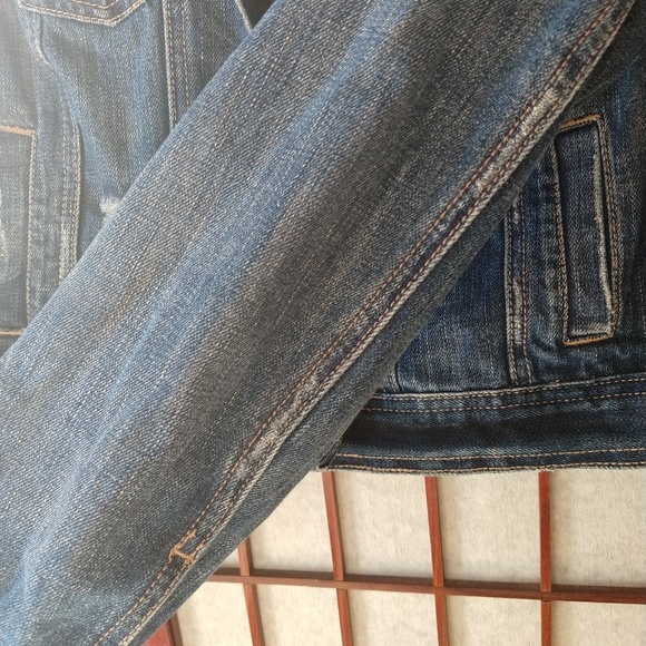 Resale shop🛑LAST CHANCE 5.12.24 Darker Washed resaleDenim Jacket - Picture 8 of 8
